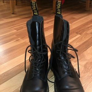 🛑🛑✋🛑🛑Brand New 1490 Doc Marten Boots